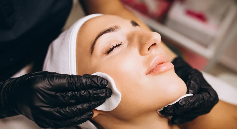 میکرودرم ابریژن چیست؟ روشهای انجام، عوارض جانبی، هزینه و...  میکرودرم ابریژن چیست؟ روشهای انجام، عوارض جانبی، هزینه و...