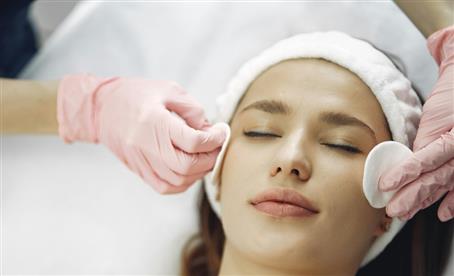 هیدروفیشیال چیست و چگونه عمل میکند؟ مزایا، عوارض جانبی، مراحل و ... هیدروفیشیال چیست و چگونه عمل میکند؟ مزایا، عوارض جانبی، مراحل و ...