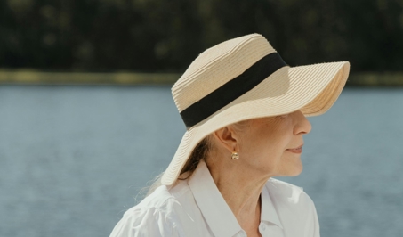 پوست آسیب‌دیده از نور یا فوتوایجینگ چیست و چرا منجر به پیری پوست می‌شود؟