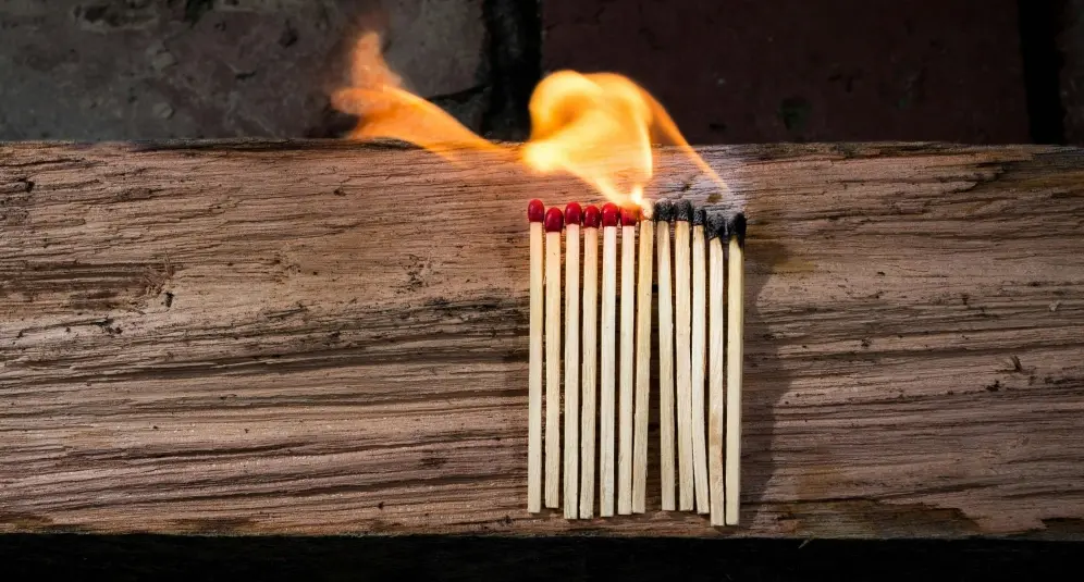 نکروز بر اثر تزریق فیلر چیست و چگونه اتفاق می‌افتد؟