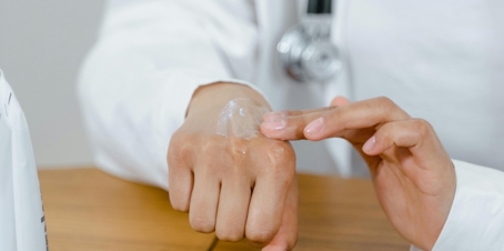 اگزما یا درماتیت آتوپیک چیست؟ چه علائمی دارد؟